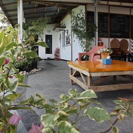 The View Padang, Amazing View, 8 Mins Mentawai Fast Ferry, Cold Beer,Close To Restaurants Exterior photo