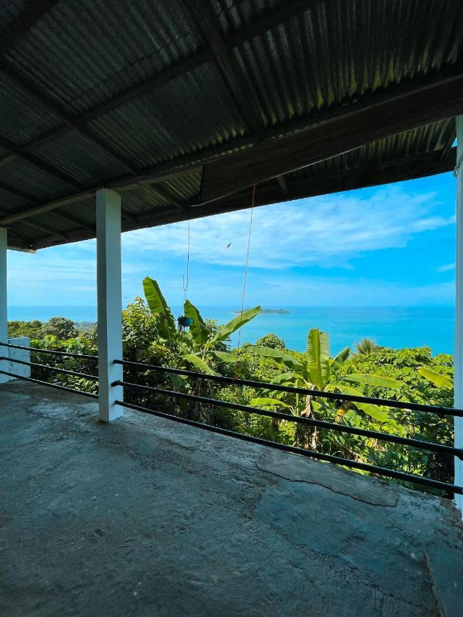 The View Padang, Amazing View, 8 Mins Mentawai Fast Ferry, Cold Beer,Close To Restaurants Exterior photo