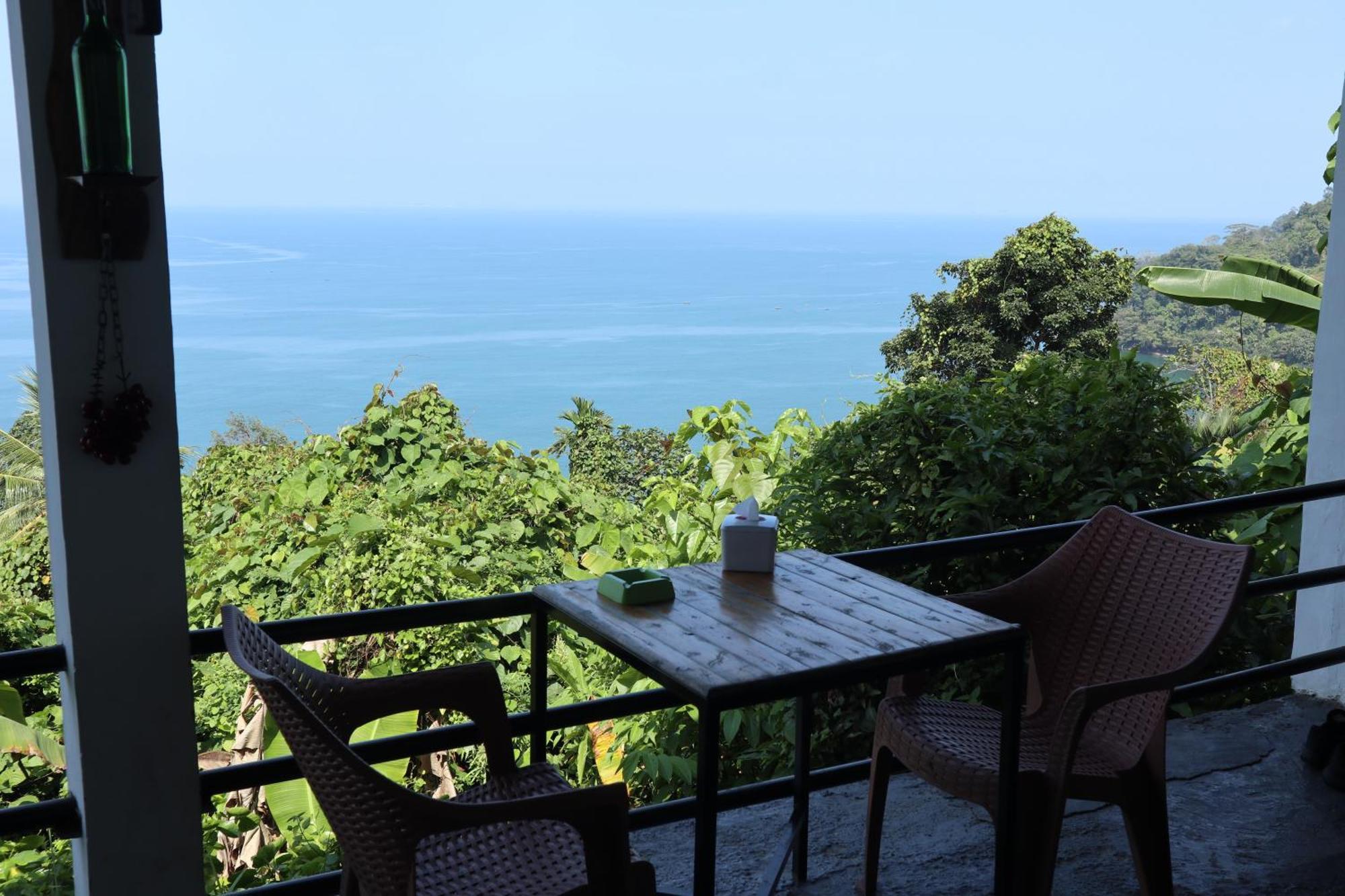 The View Padang, Amazing View, 8 Mins Mentawai Fast Ferry, Cold Beer,Close To Restaurants Exterior photo